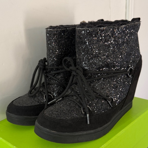 Juicy Couture Mareen Black Lace-Up Wedge Sport Ankle Boots. Size 7.5 - Picture 5 of 8